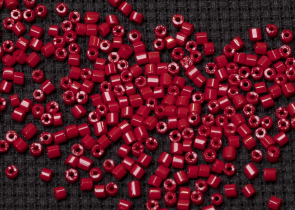 Бисер Чехия рубка 10/0 50г 93210 непрозрачный рубиновый
